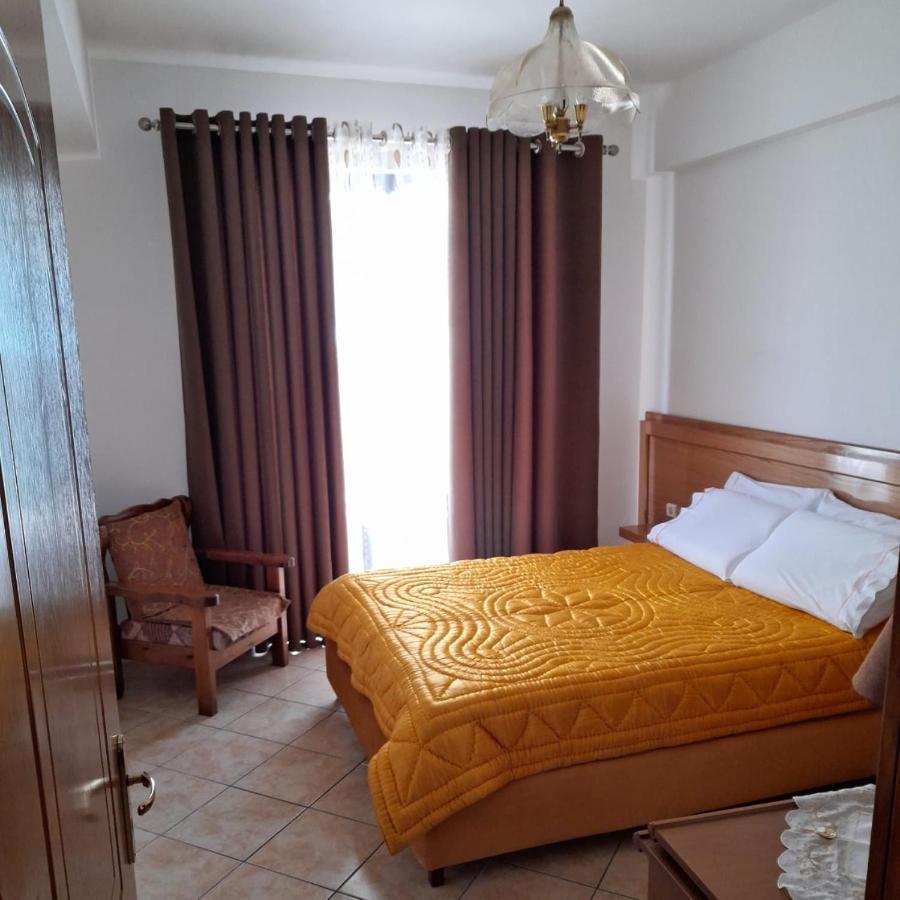 Flora Apartments Sarandë 外观 照片