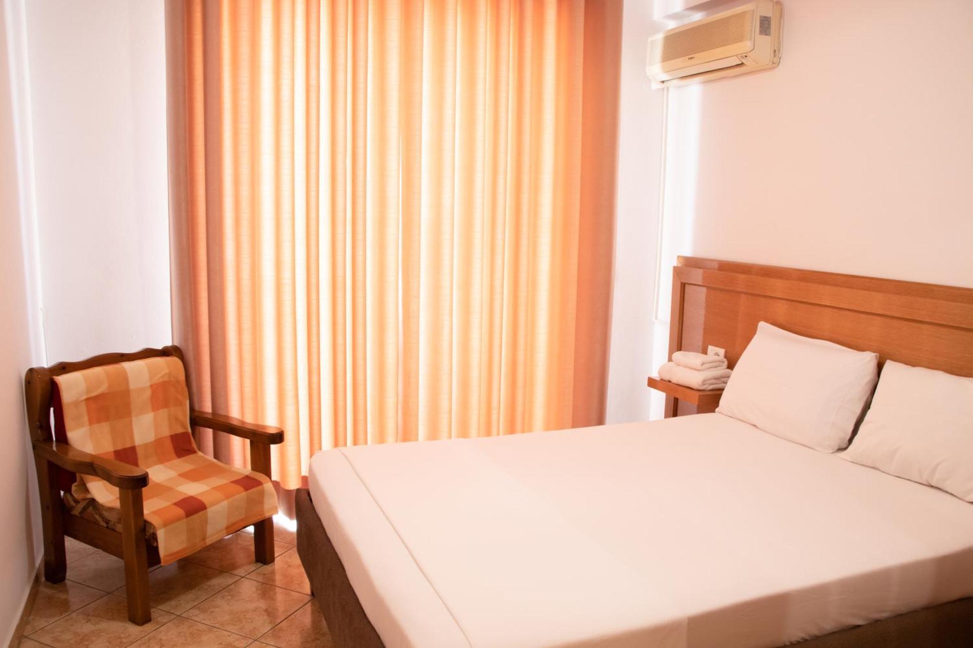 Flora Apartments Sarandë 外观 照片
