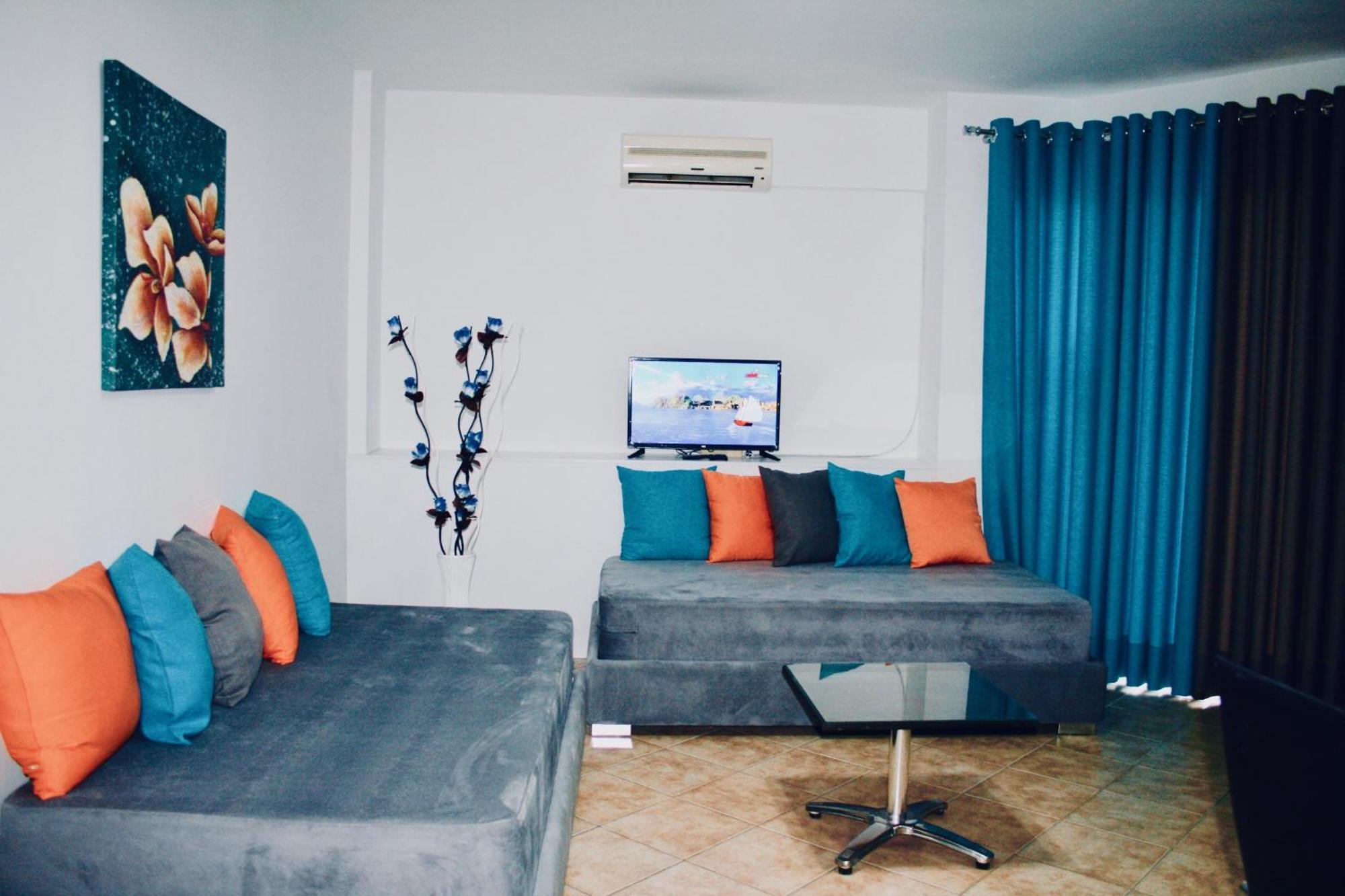 Flora Apartments Sarandë 外观 照片