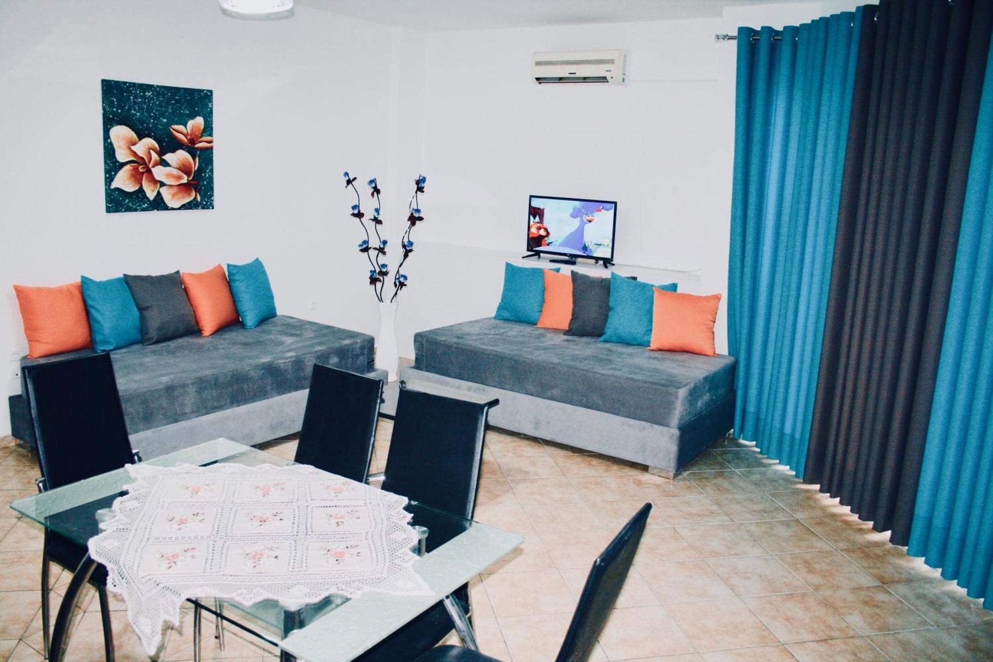 Flora Apartments Sarandë 外观 照片