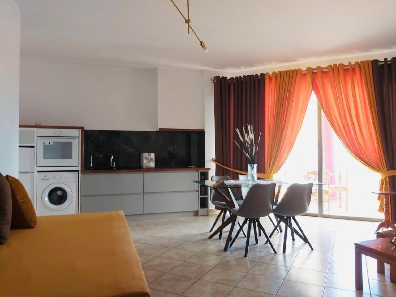 Flora Apartments Sarandë 外观 照片