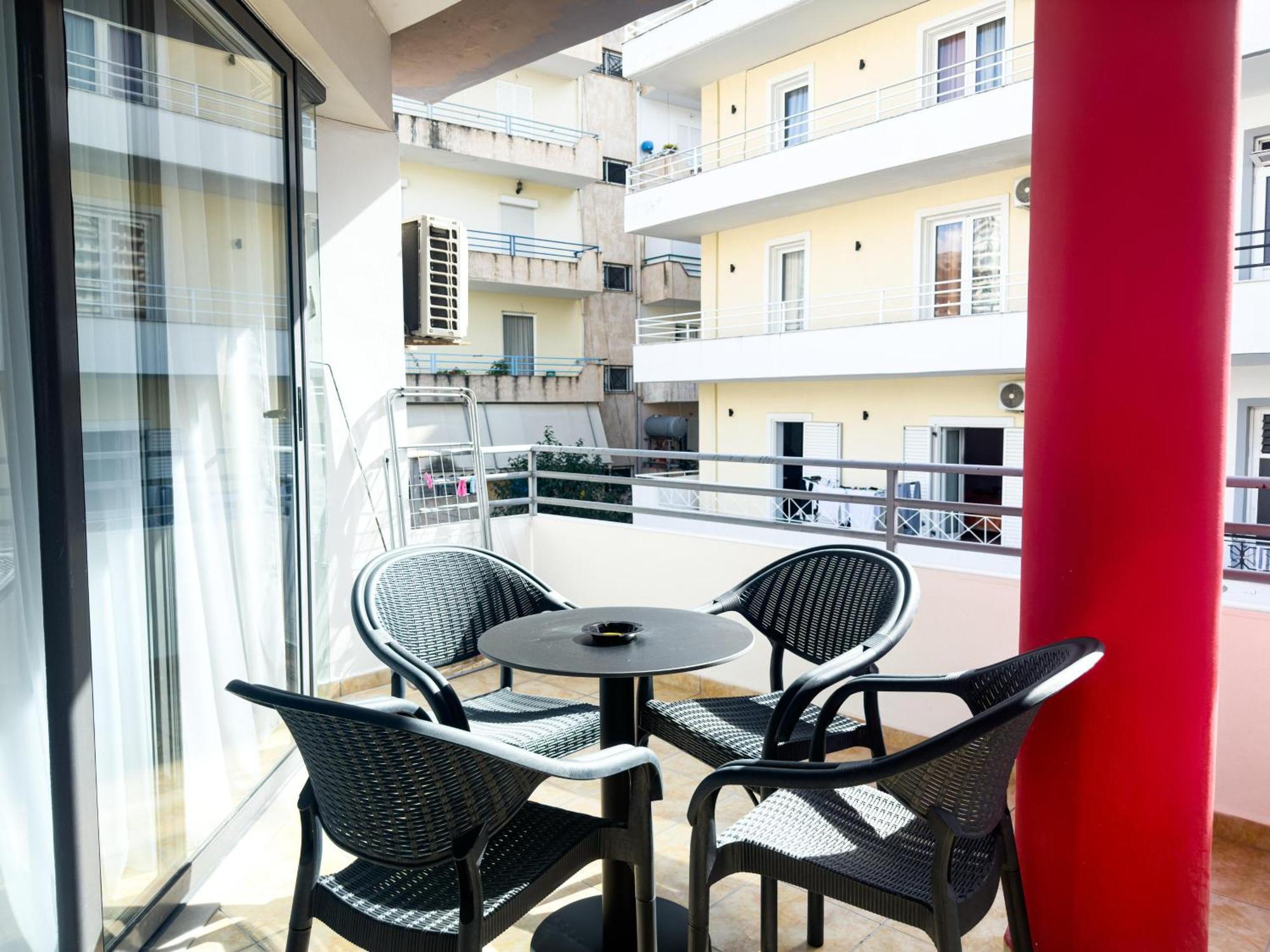 Flora Apartments Sarandë 外观 照片