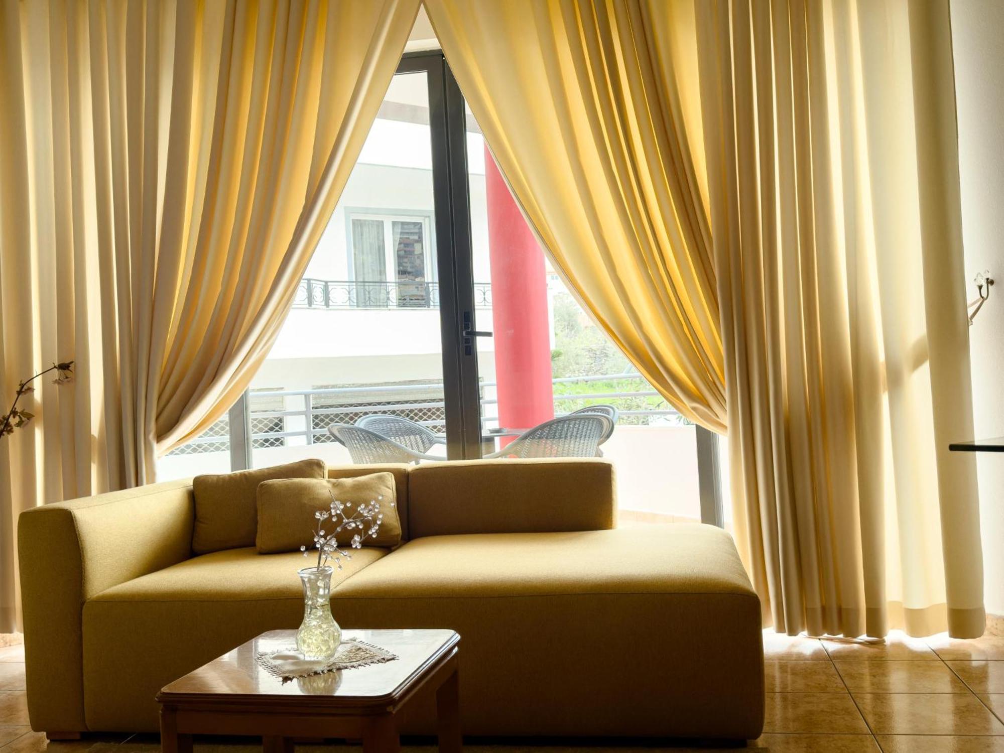 Flora Apartments Sarandë 外观 照片