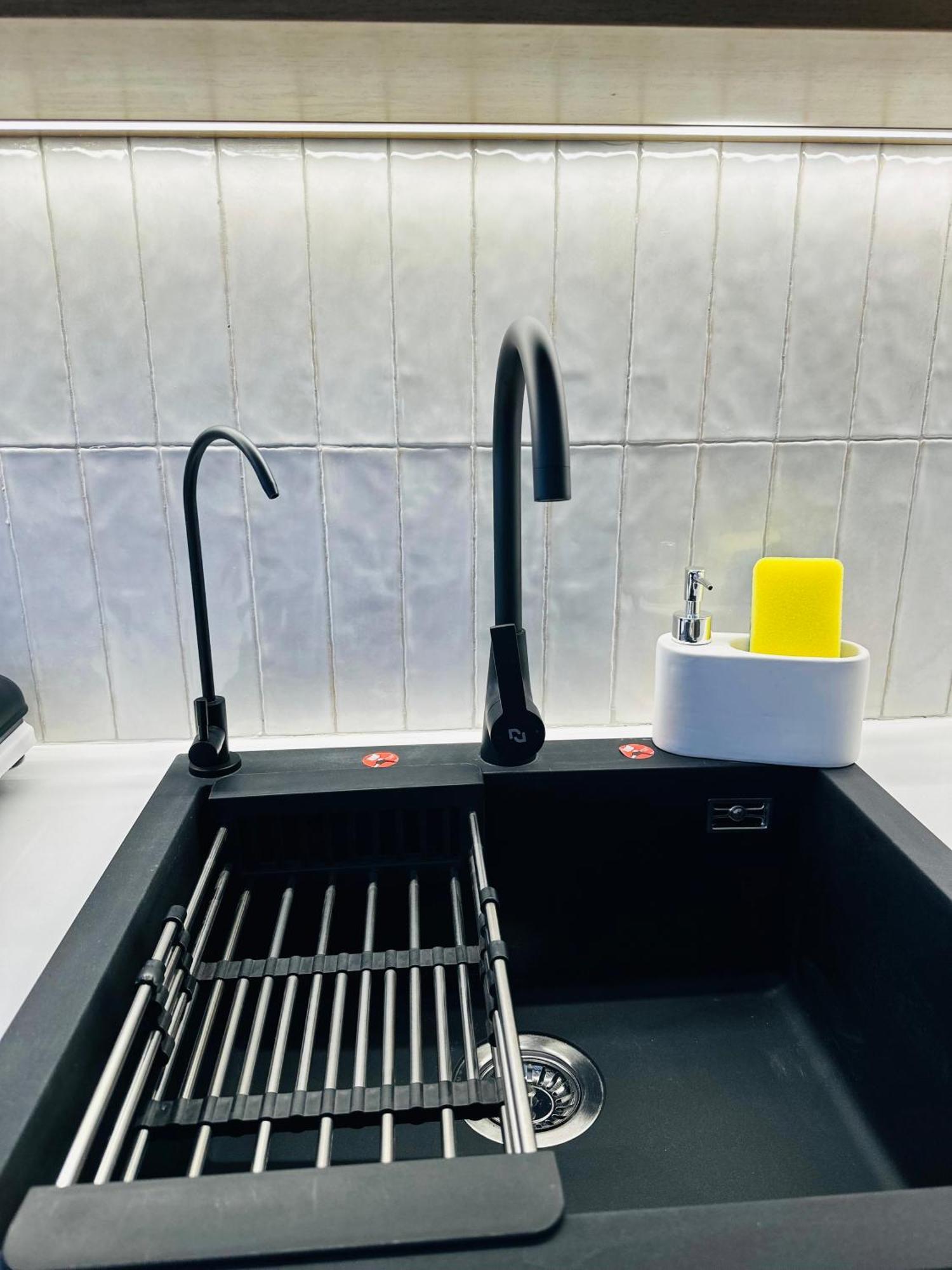 Flora Apartments Sarandë 外观 照片