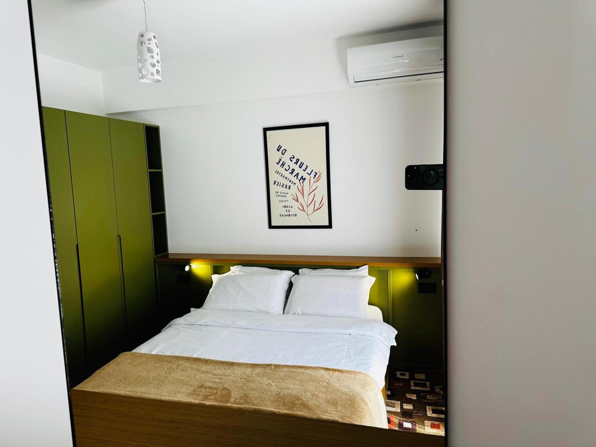 Flora Apartments Sarandë 外观 照片