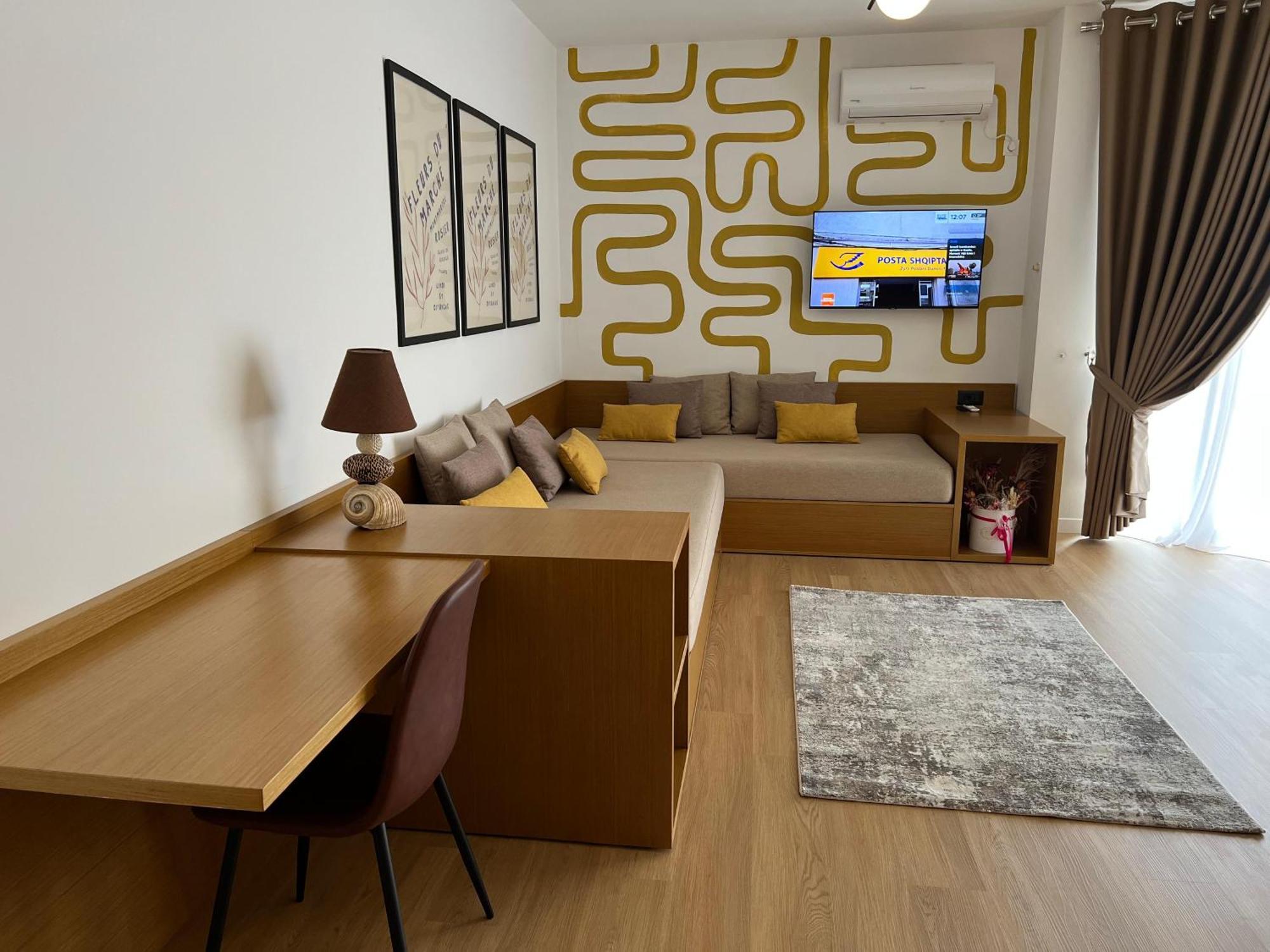 Flora Apartments Sarandë 外观 照片