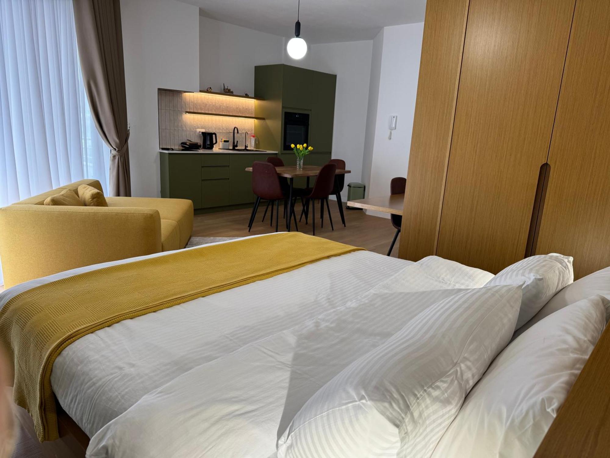 Flora Apartments Sarandë 外观 照片